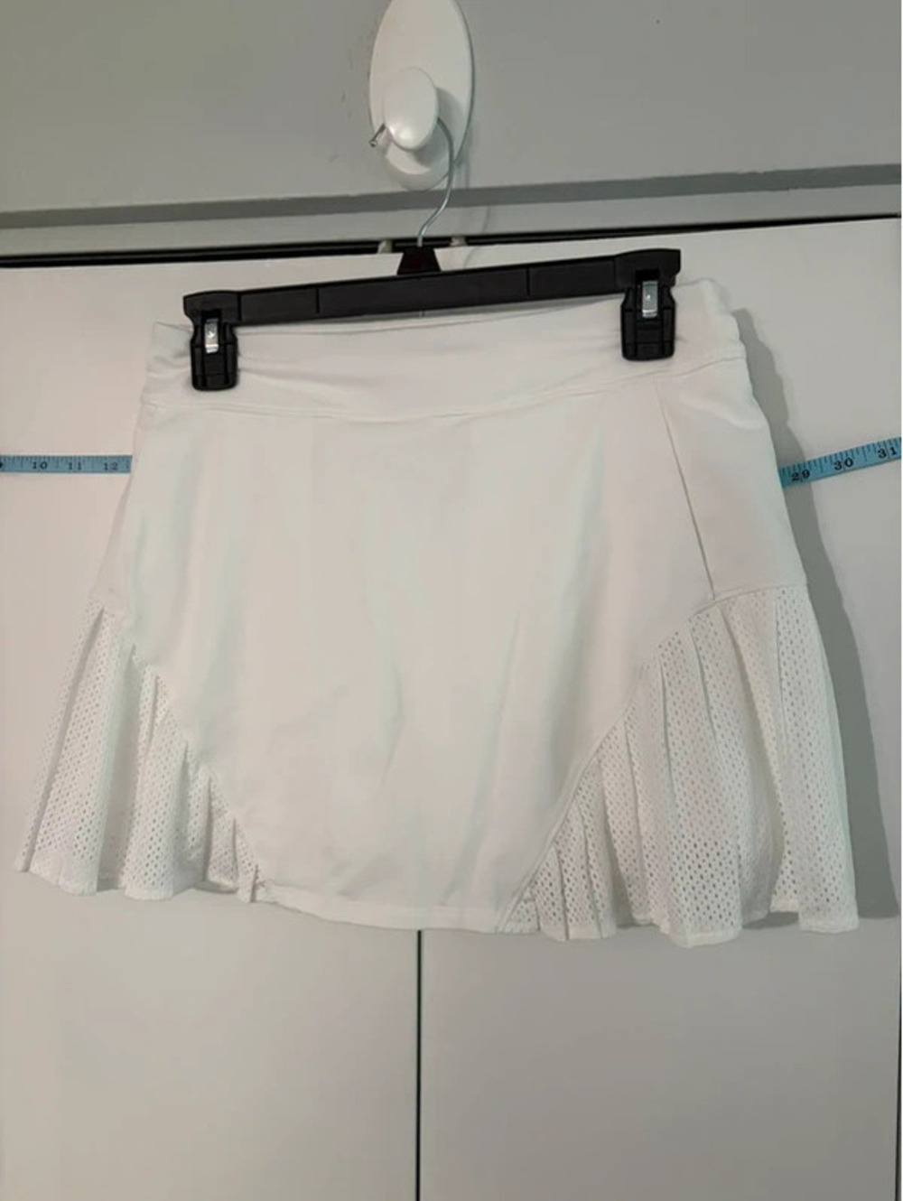 Under Armour HeatGear Tennis Skort Womens Small White Mesh Pleated Ruffle Golf